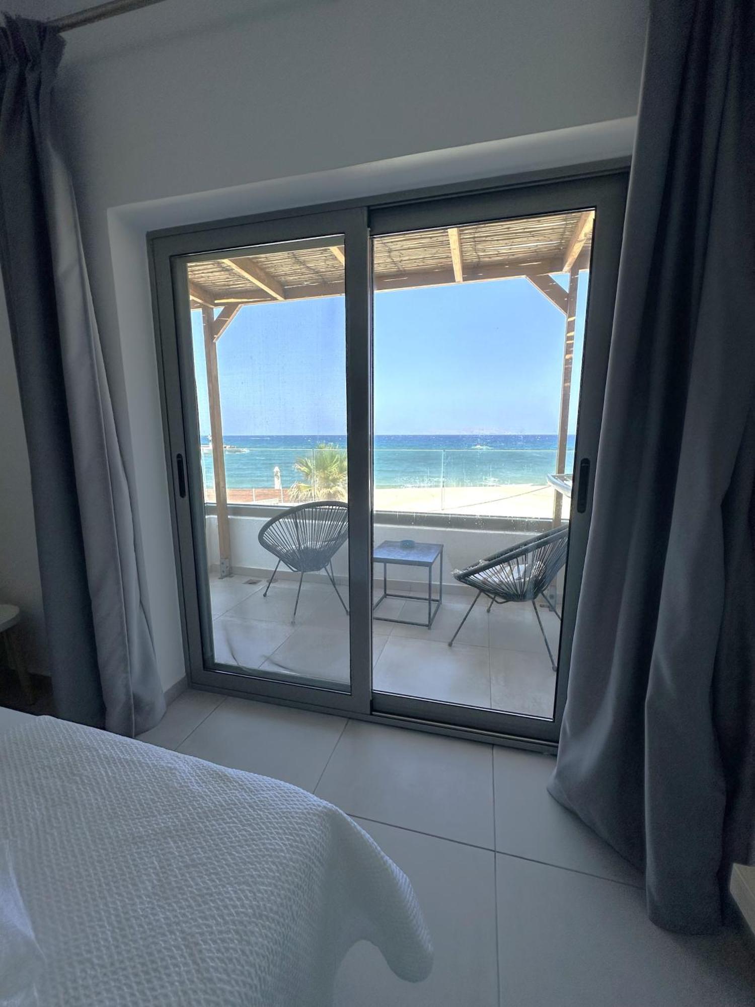 Anfi Suites Goúvai Phòng bức ảnh